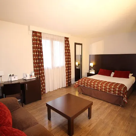 Western Des Barolles - Lyon Sud Hotel 3*
