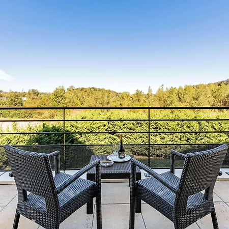 Ibis Styles Lyon Sud 3* Бринье
