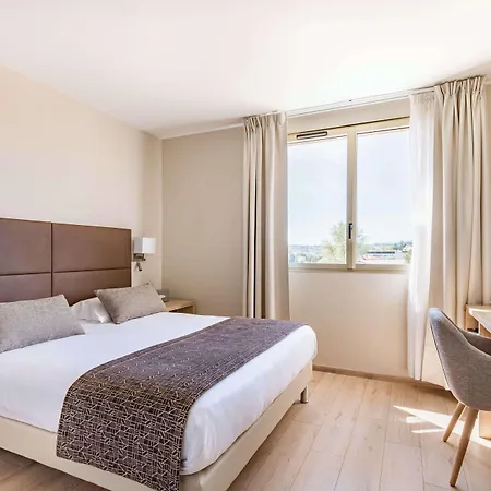 Ibis Styles Lyon Sud 3* برينيا