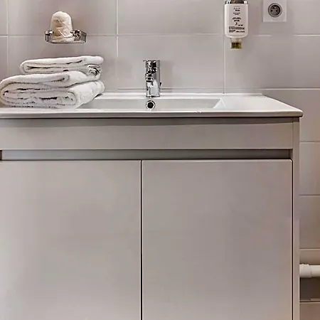 Ibis Styles Lyon Sud برينيا