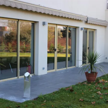 Ibis Styles Lyon Sud Отель Бринье